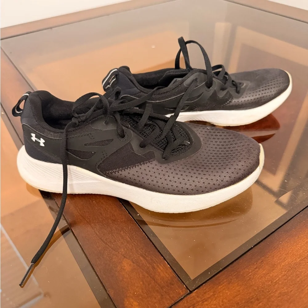 Under Armour Men's Black Athletic Running Shoes